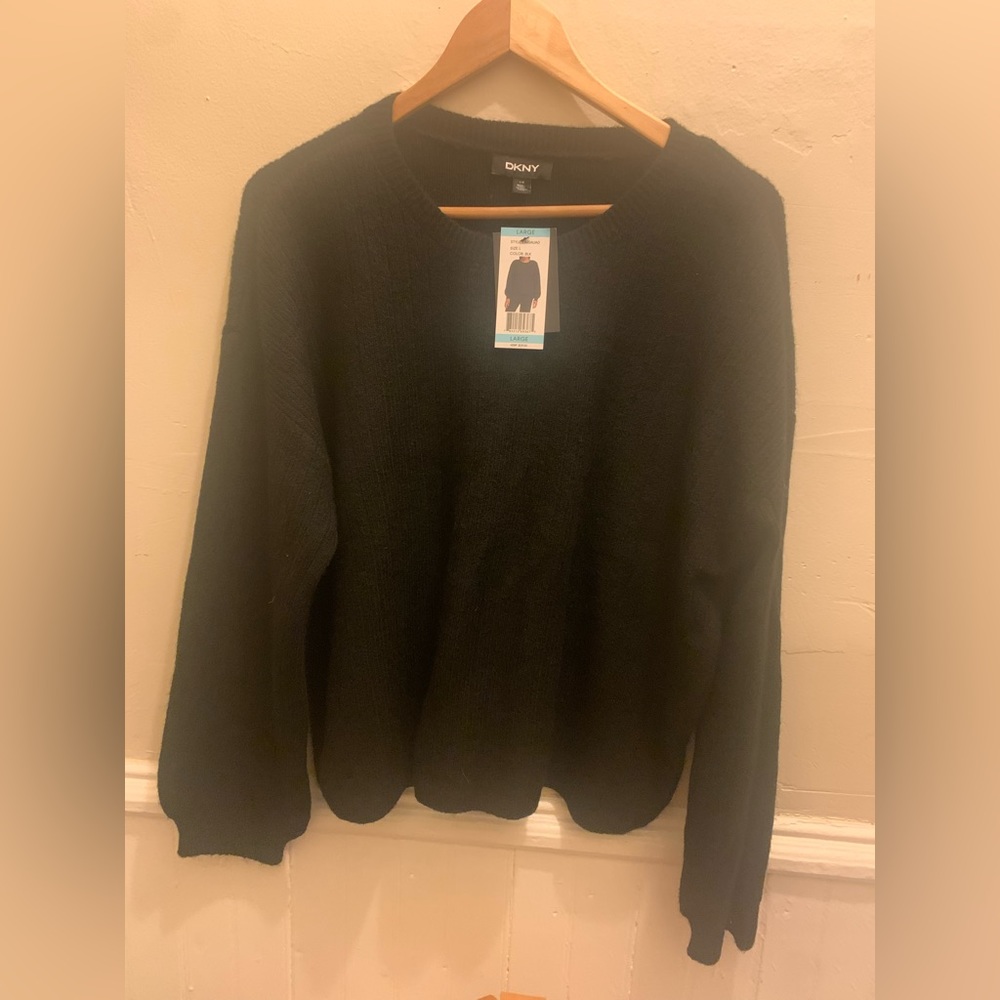 Black long sleeve sweatshirt